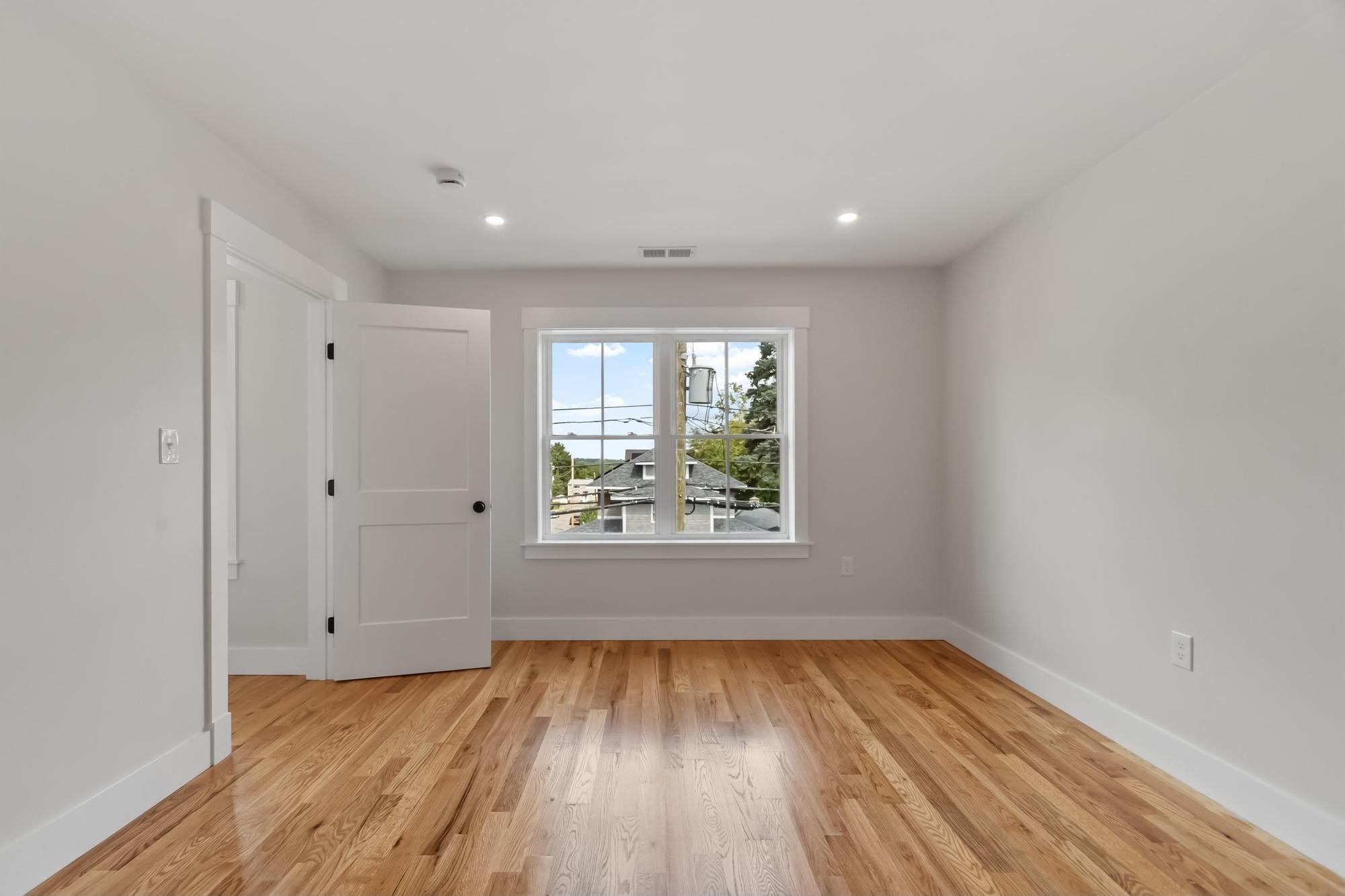 688 Westford St, Lowell, MA 01851 - Image 30