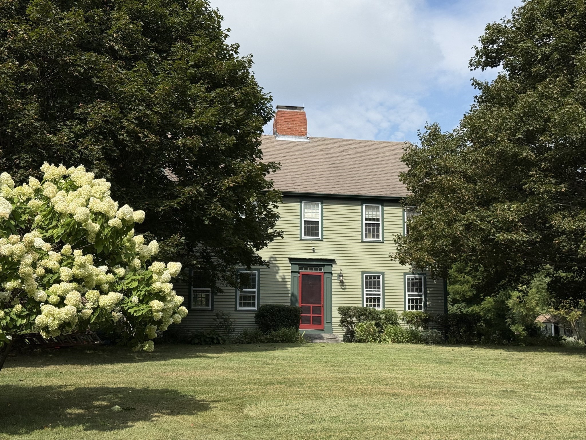 27 Little Pond Rd, Merrimac, MA 01860