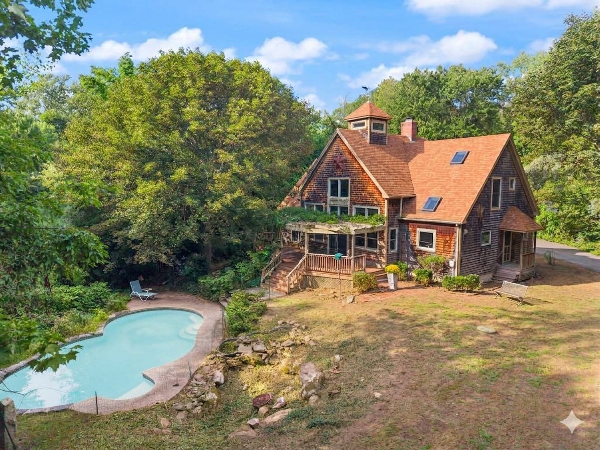 225 Westford St, Chelmsford, MA 01824