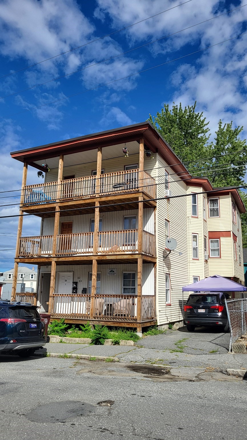 82 Willie Street, Lowell, MA 01854