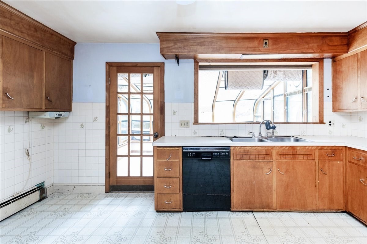 292 Oak St, Methuen, MA 01844 - Image 13
