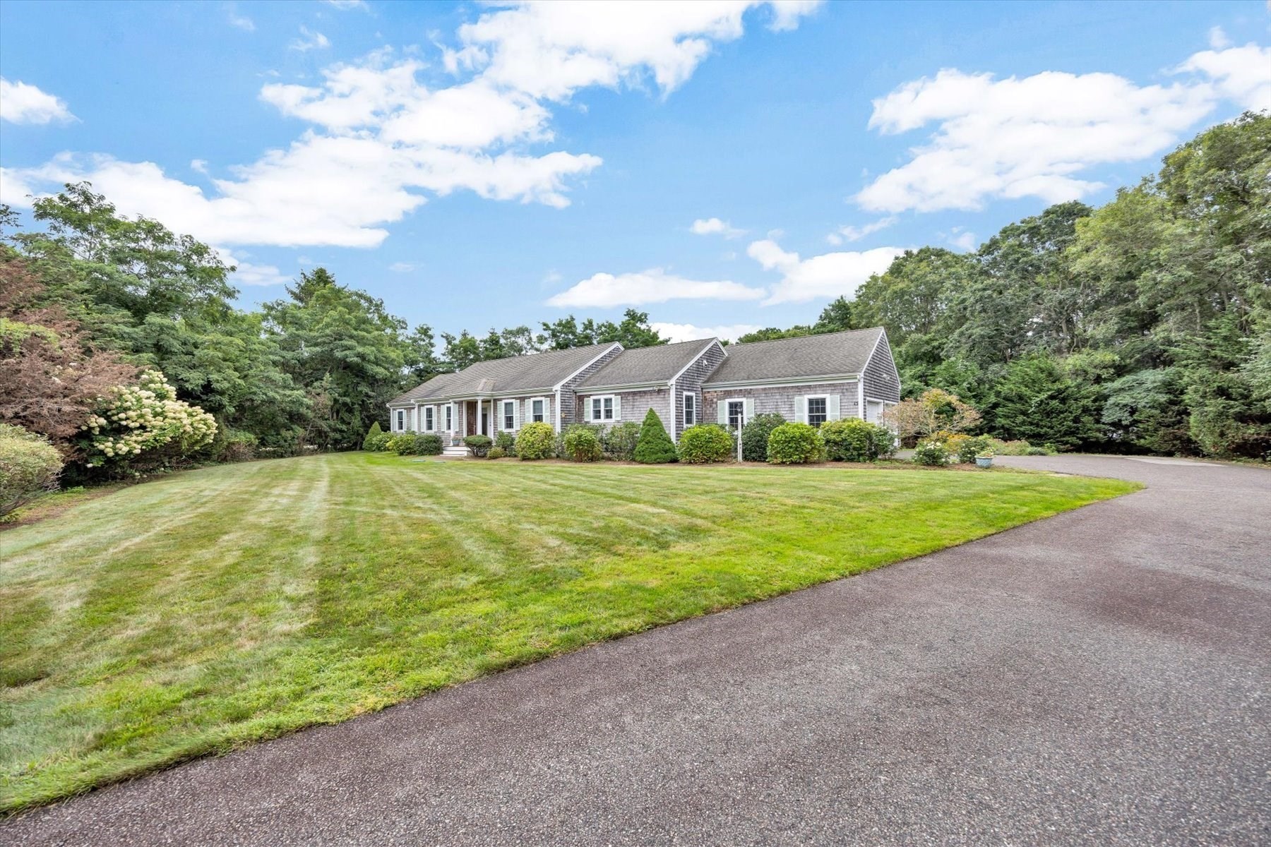 15 Red Cedar Cir, Falmouth, MA 02536