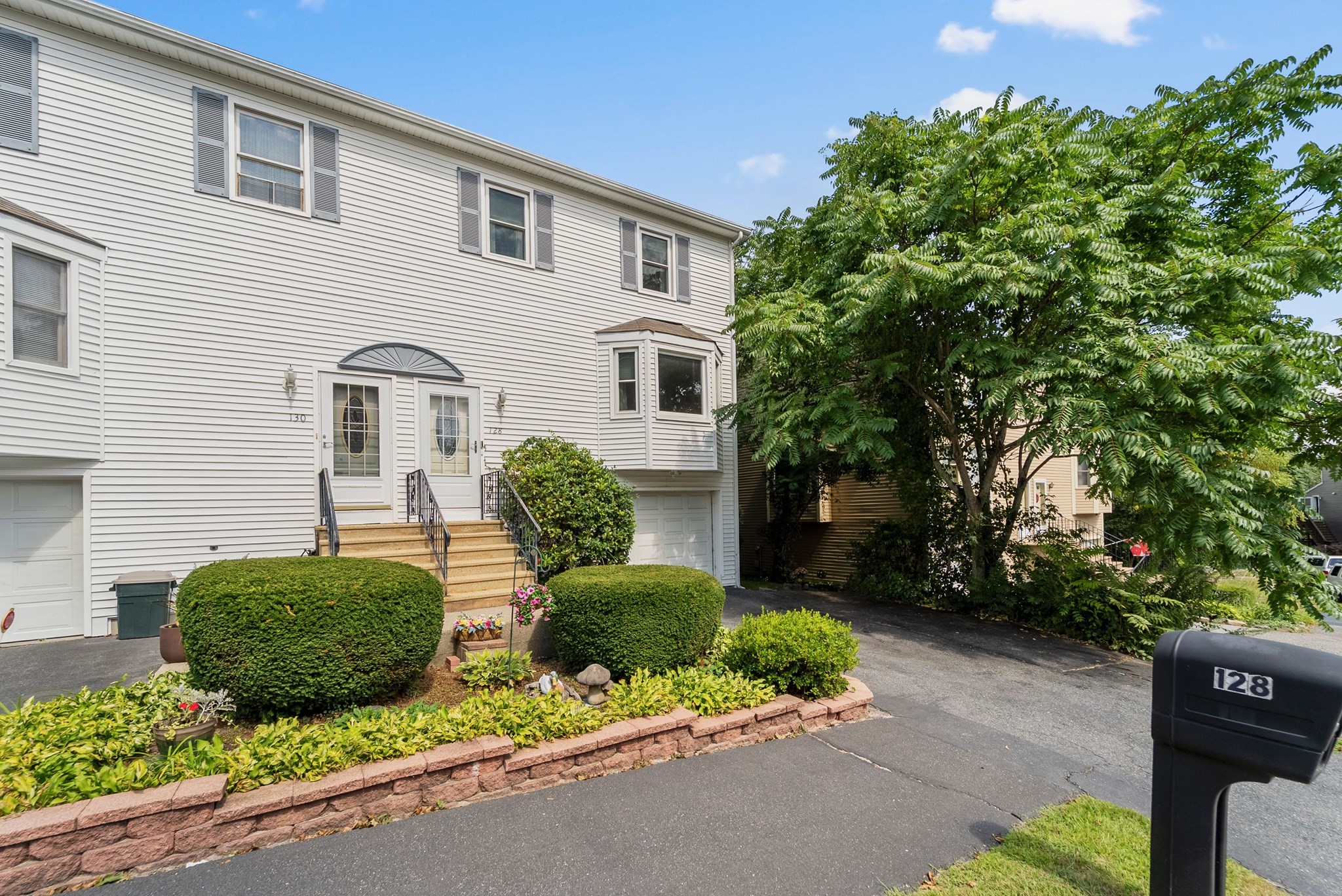 128 Orton St Ext, Worcester, MA 01604