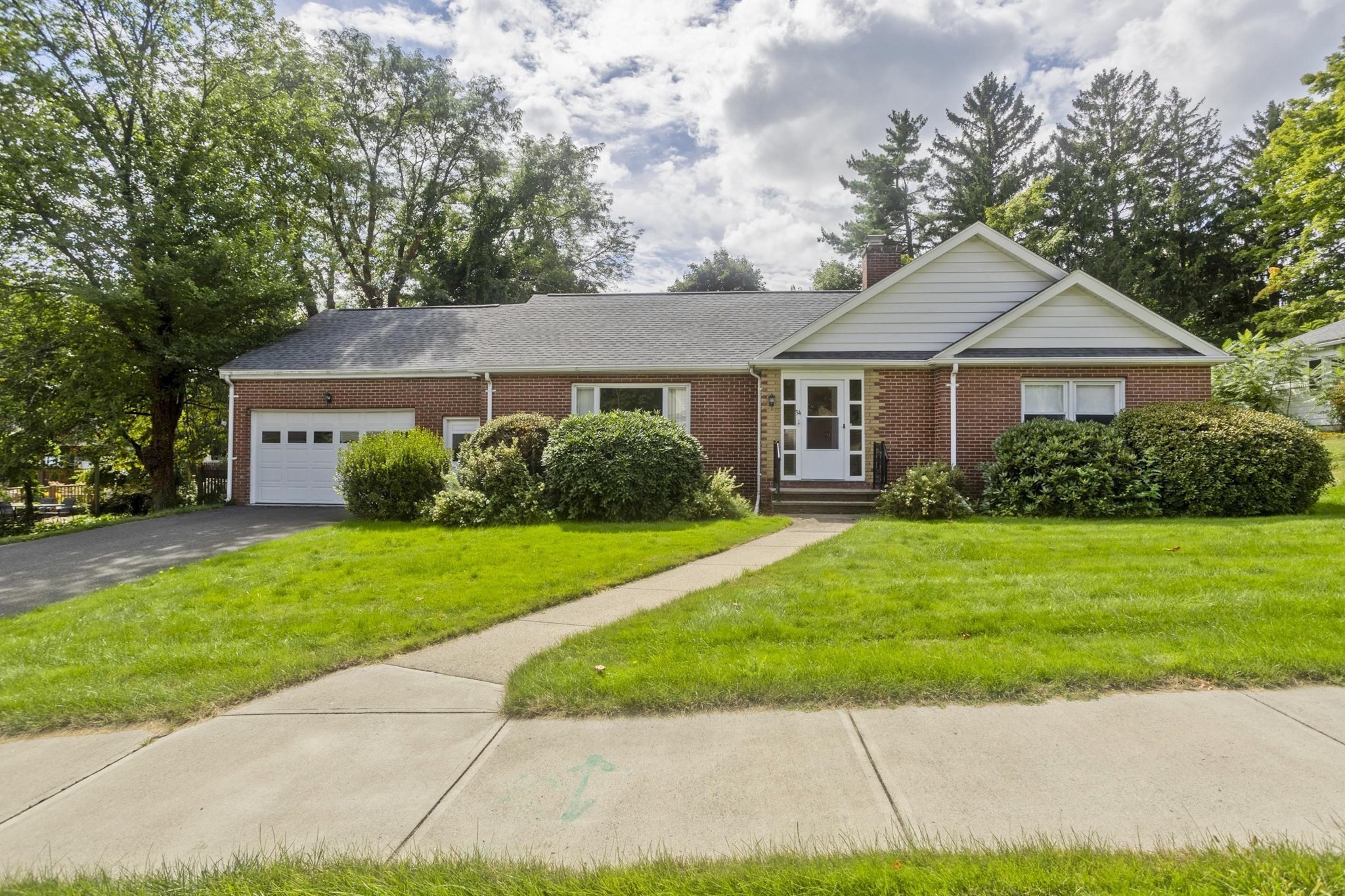 34 Vadnais St, Holyoke, MA 01040