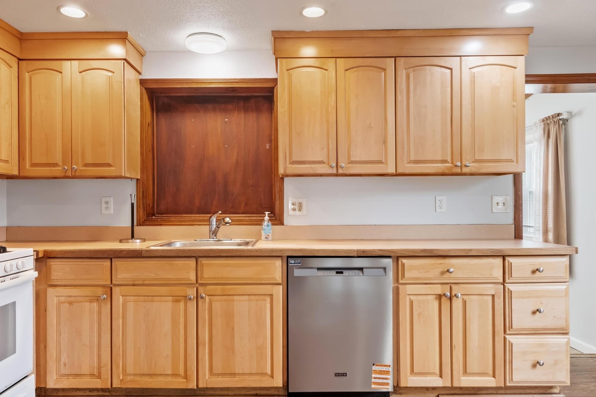 170 Townsend Ave, Lowell, MA 01854 - Image 11