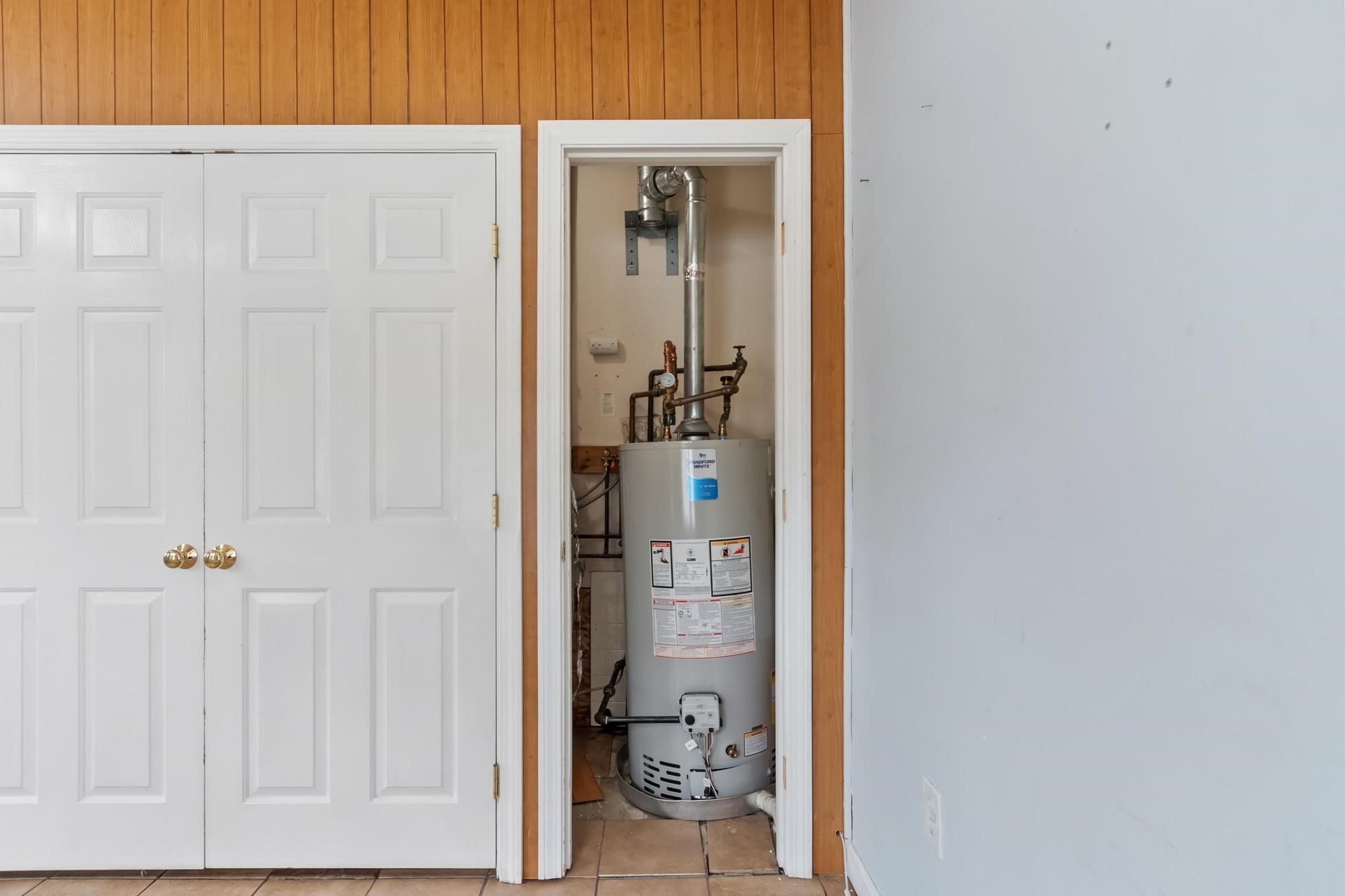 170 Townsend Ave, Lowell, MA 01854 - Image 15