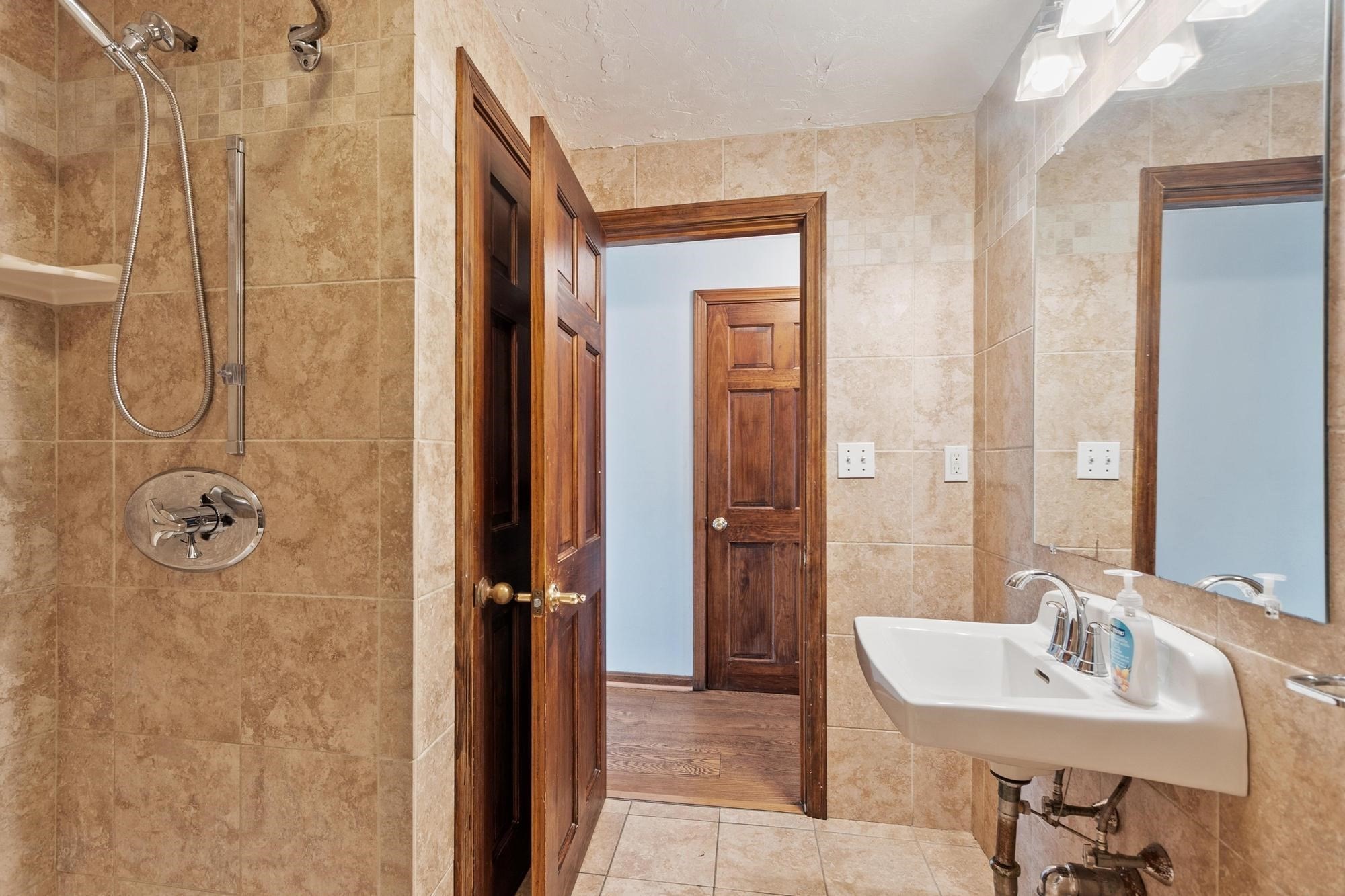 170 Townsend Ave, Lowell, MA 01854 - Image 18