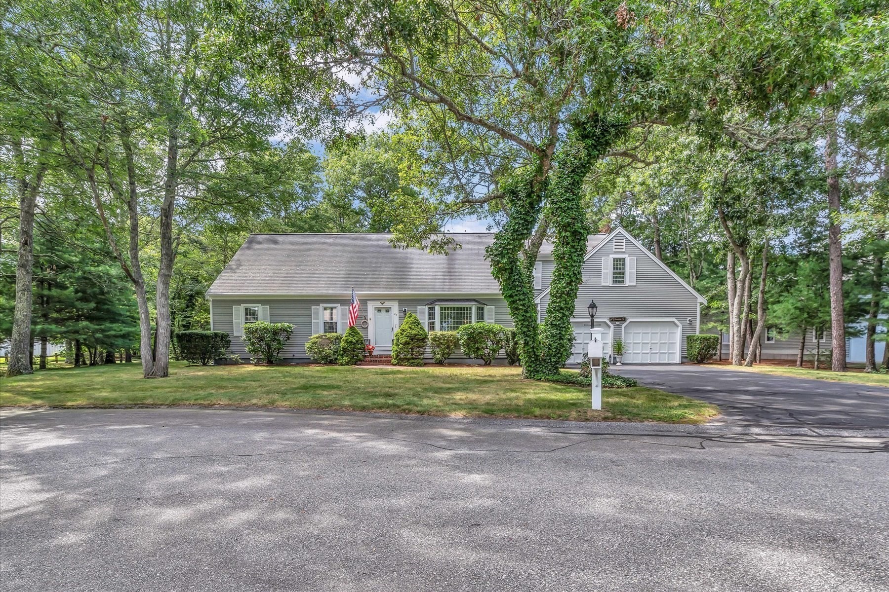 25 Wiley Post Lane, Falmouth, MA 02536