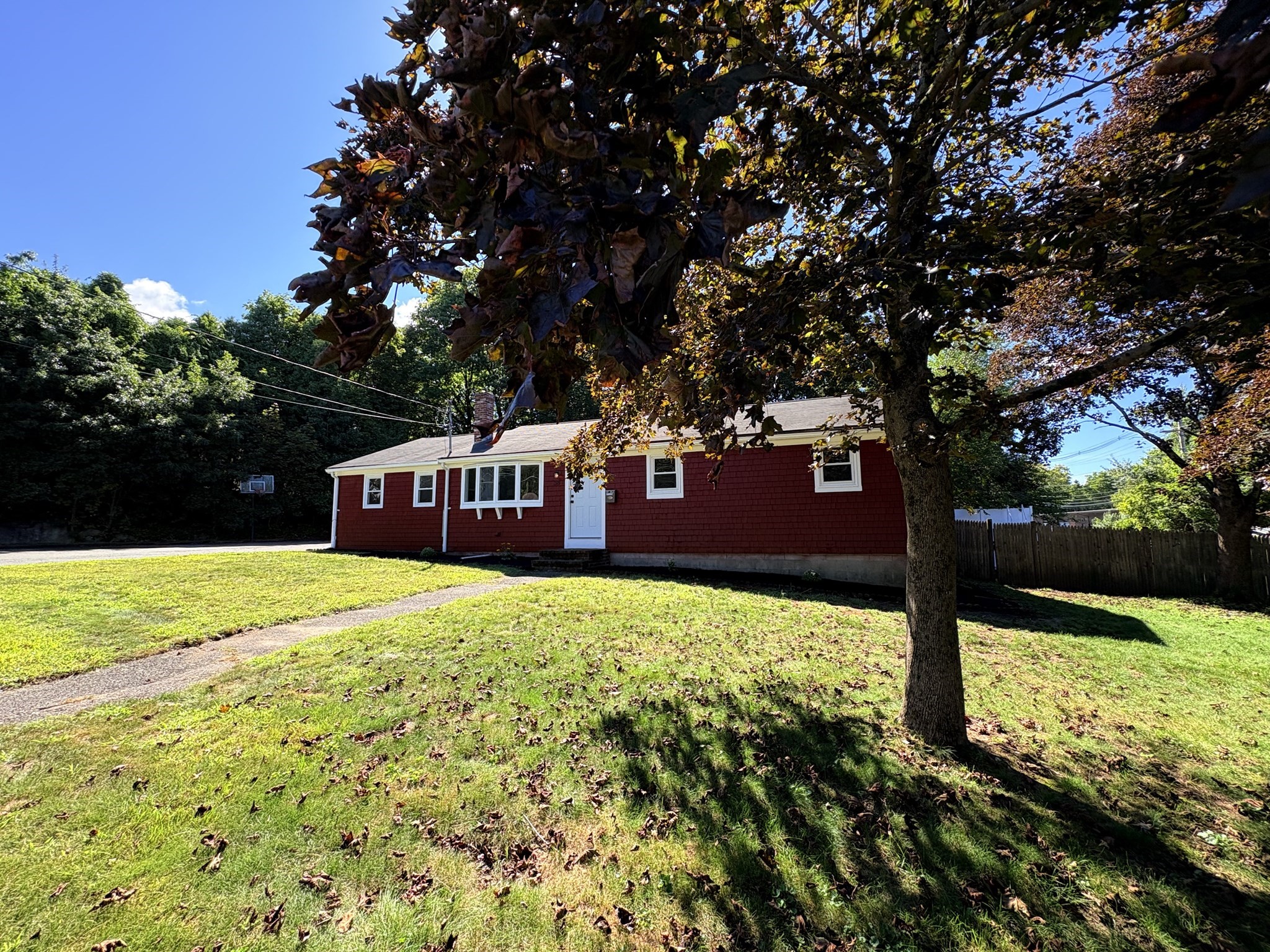 38 Frank St, Middleboro, MA 02346