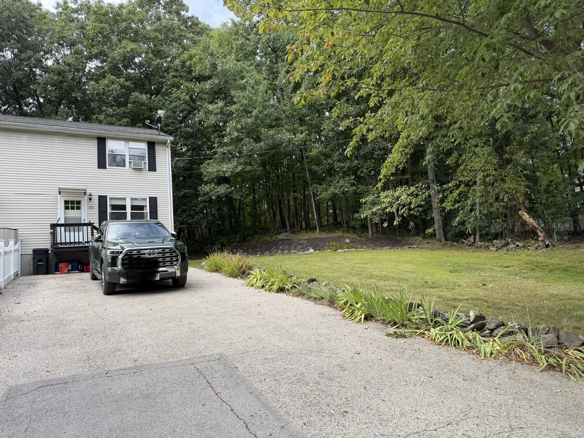 193 Svenson Ave, Worcester, MA 01607
