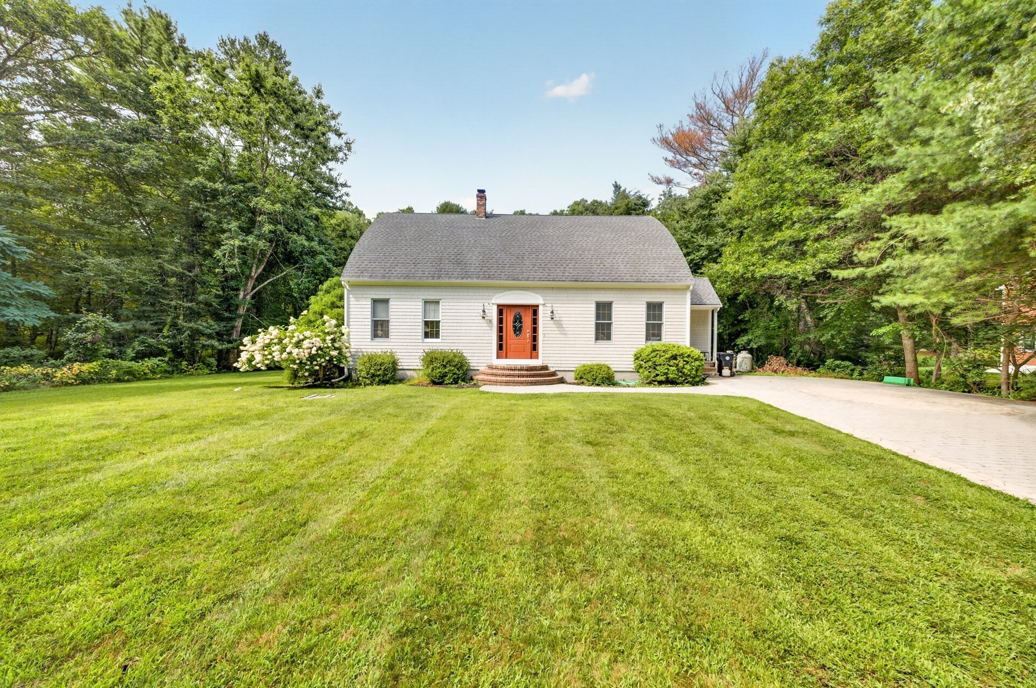32 Slades Farm Ln, Dartmouth, MA 02748 - Image 2