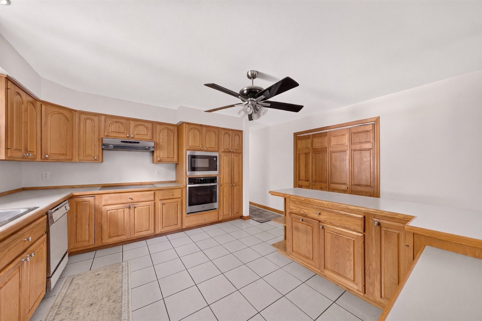 32 Slades Farm Ln, Dartmouth, MA 02748 - Image 11