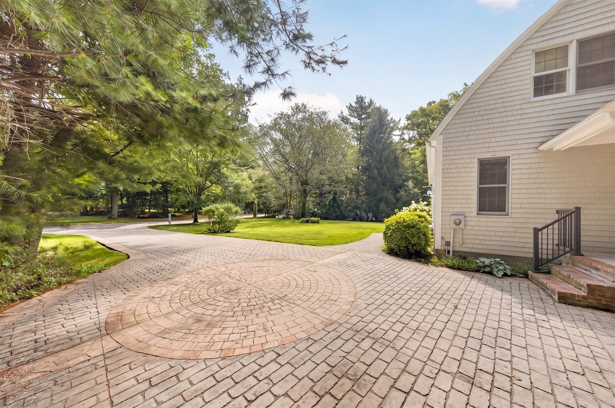 32 Slades Farm Ln, Dartmouth, MA 02748 - Image 4