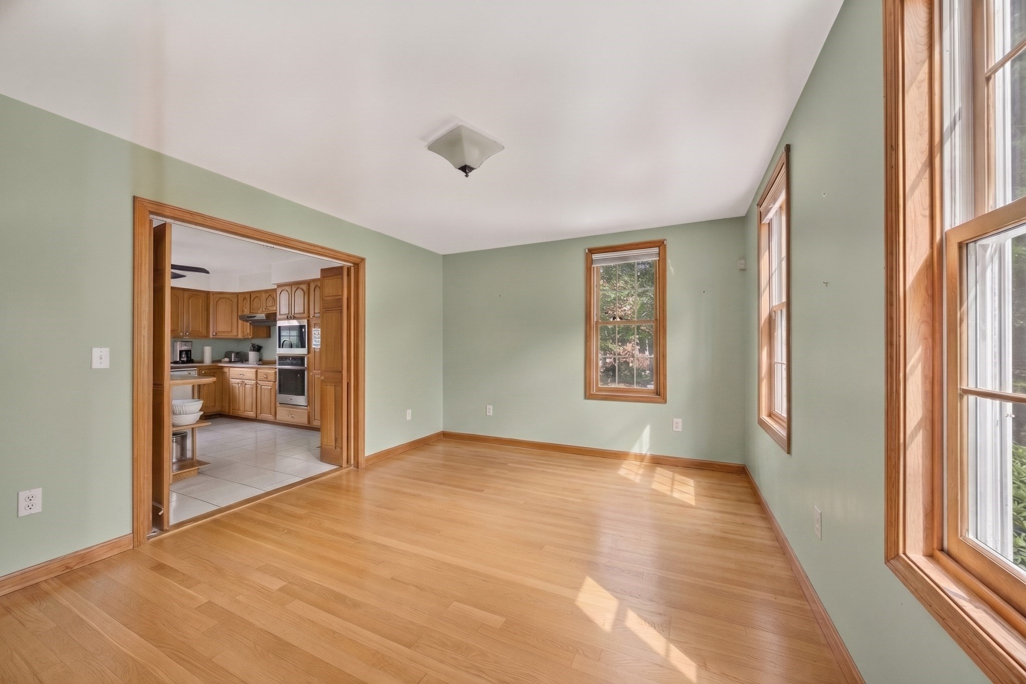 32 Slades Farm Ln, Dartmouth, MA 02748 - Image 8