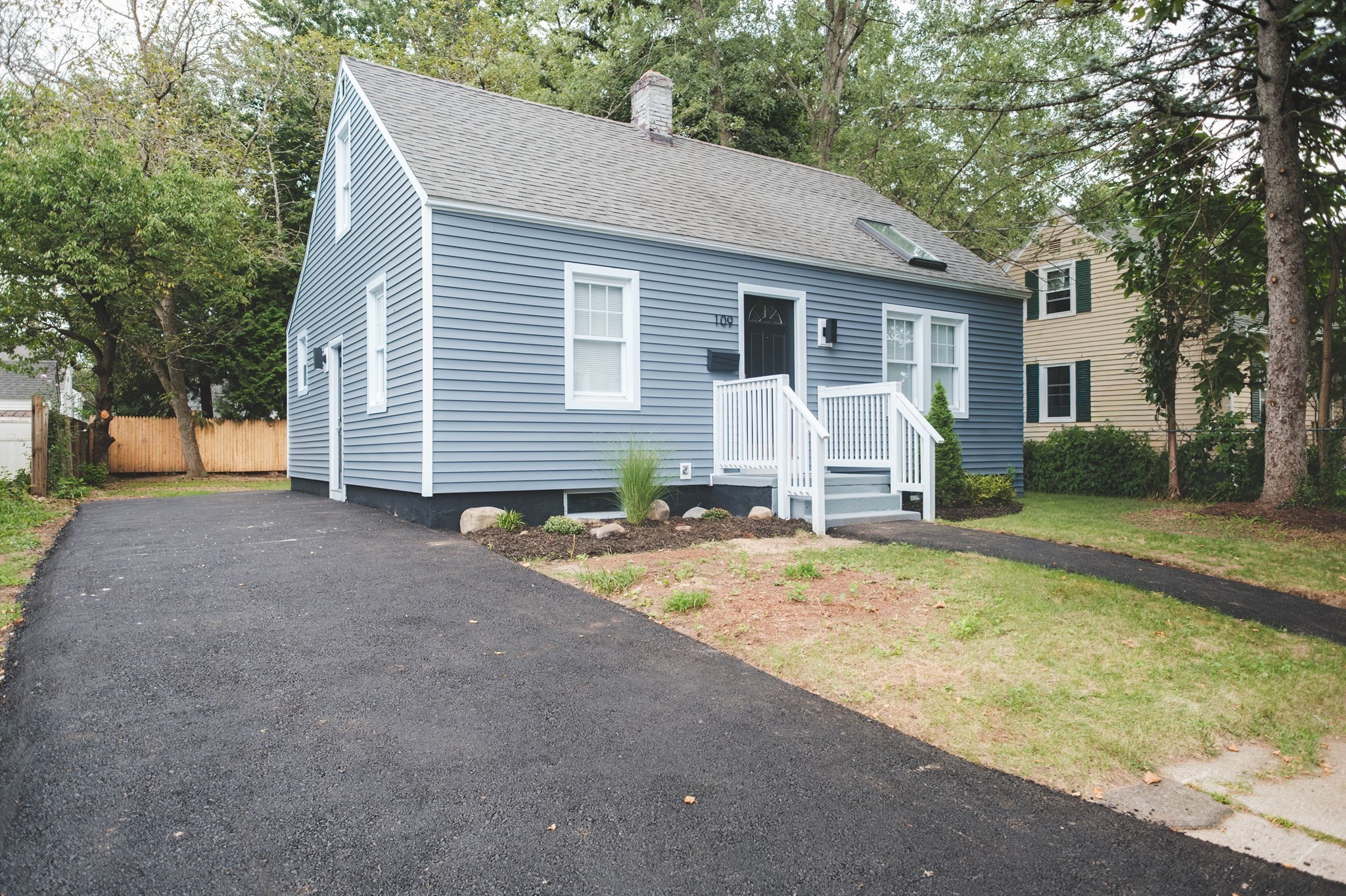 109 Powell Ave, Springfield, MA 01118
