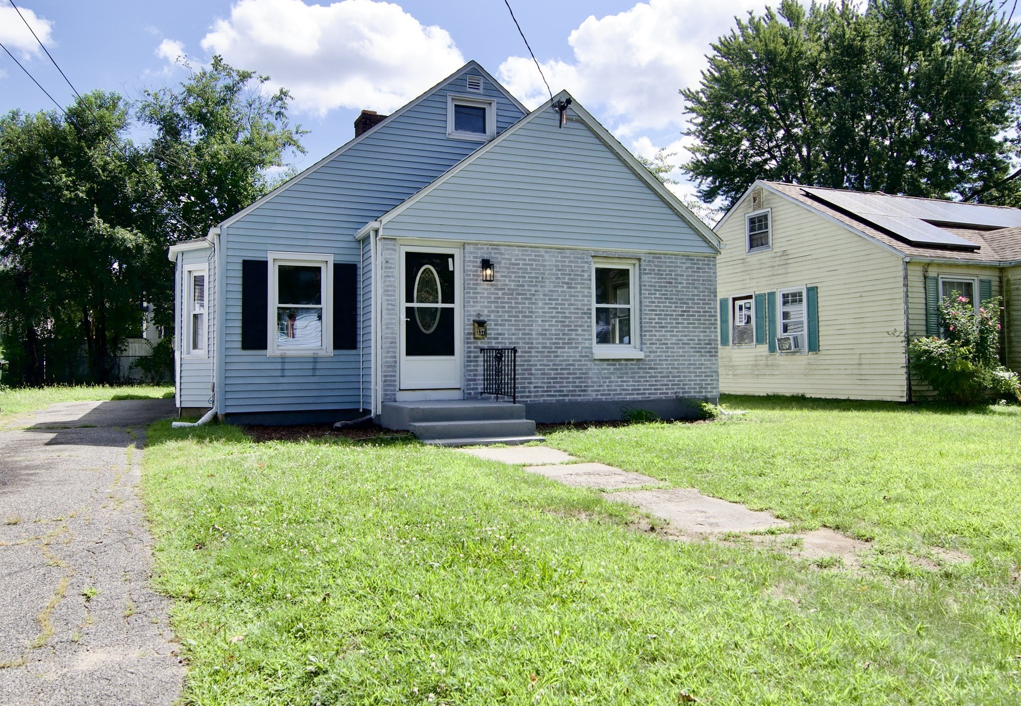 137 Cloran St, Springfield, MA 01109