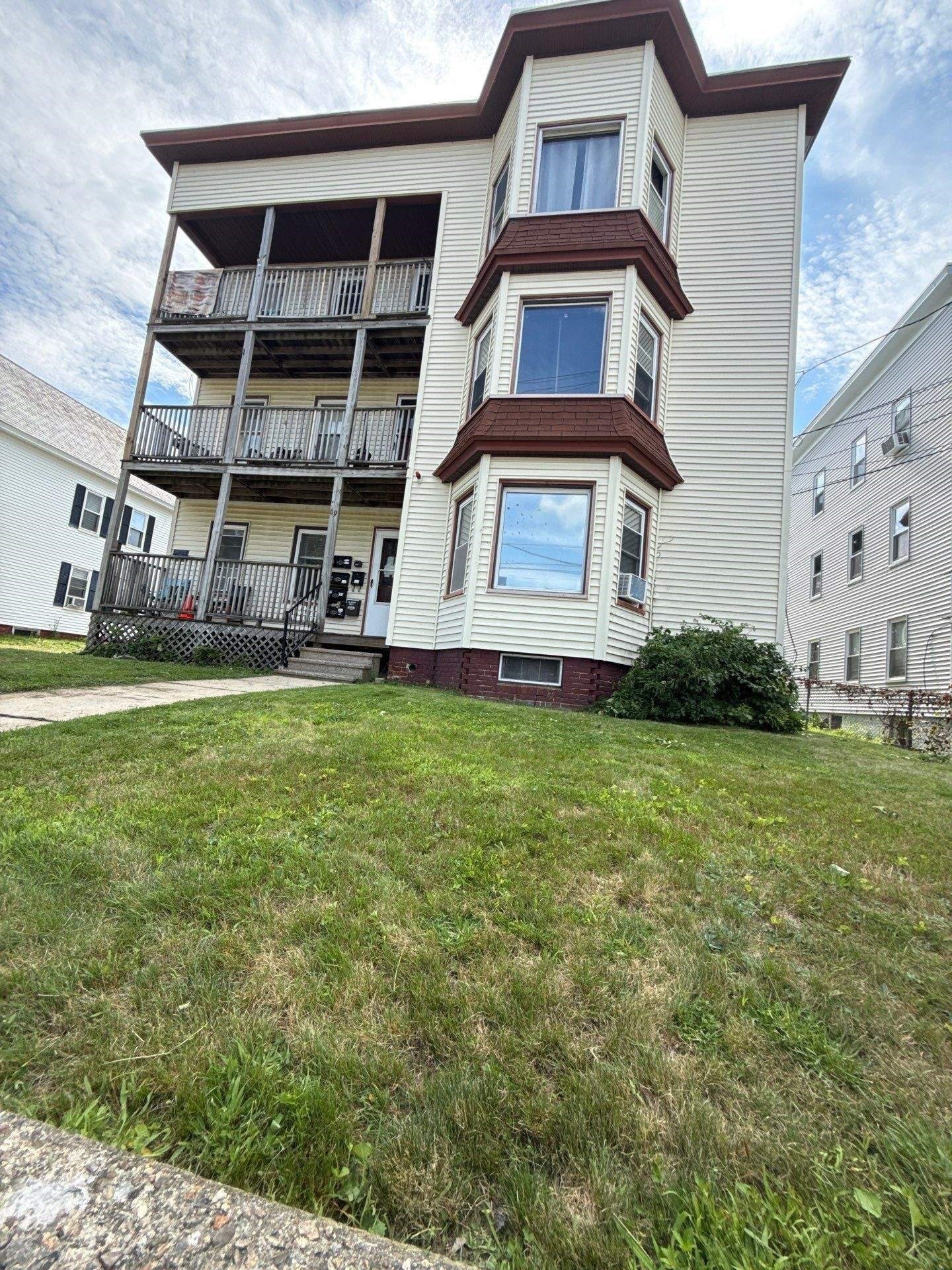 69 Nichols St, Gardner, MA 01440 - Image 1