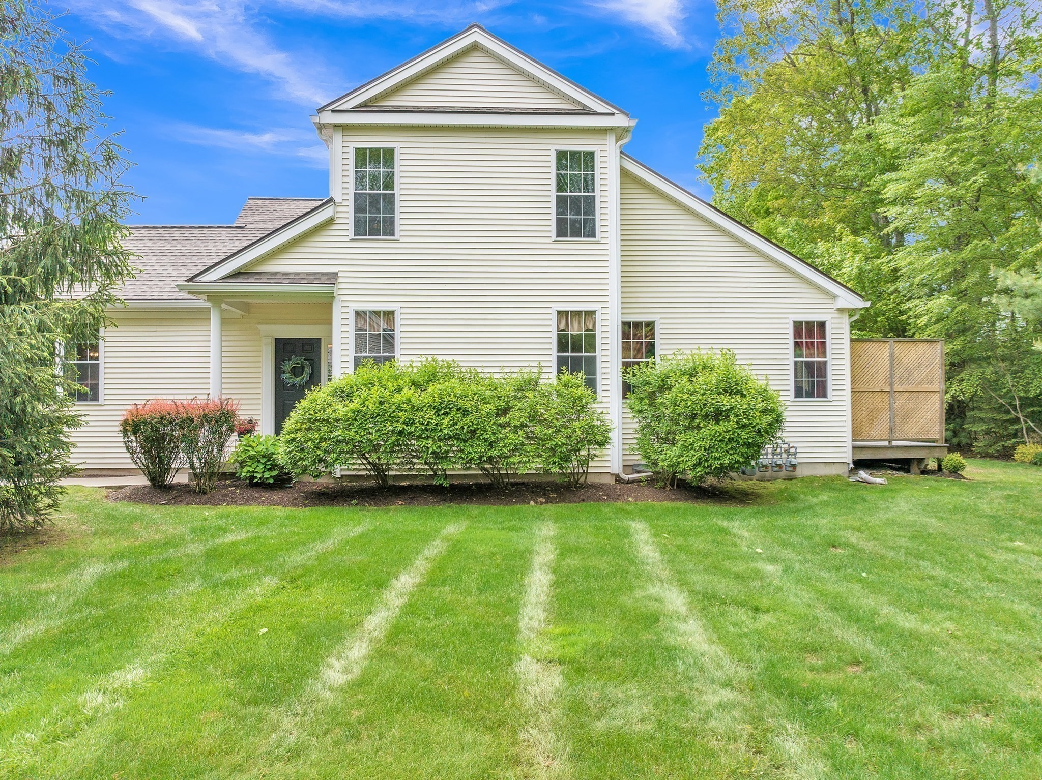 16 Linkside Ct Unit 16, Northbridge, MA 01534