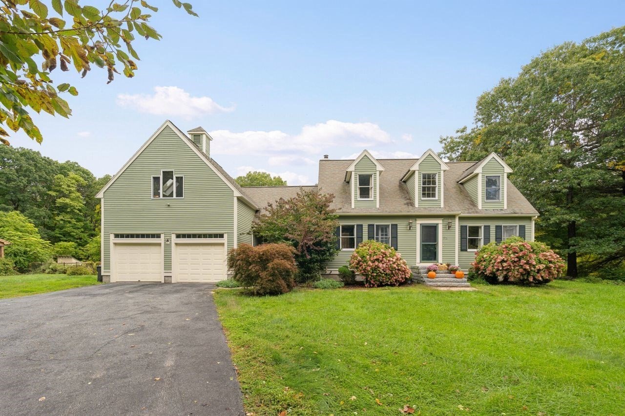 52 Moore Ln, Northborough, MA 01532