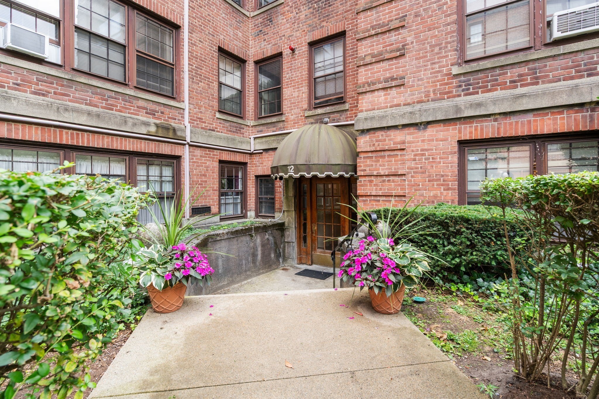 12 Kilsyth Terrace Unit 33, Boston College, Boston, MA 02135