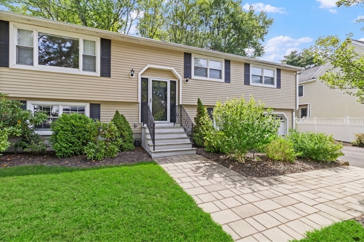 3 Young St, Lexington, MA 02420
