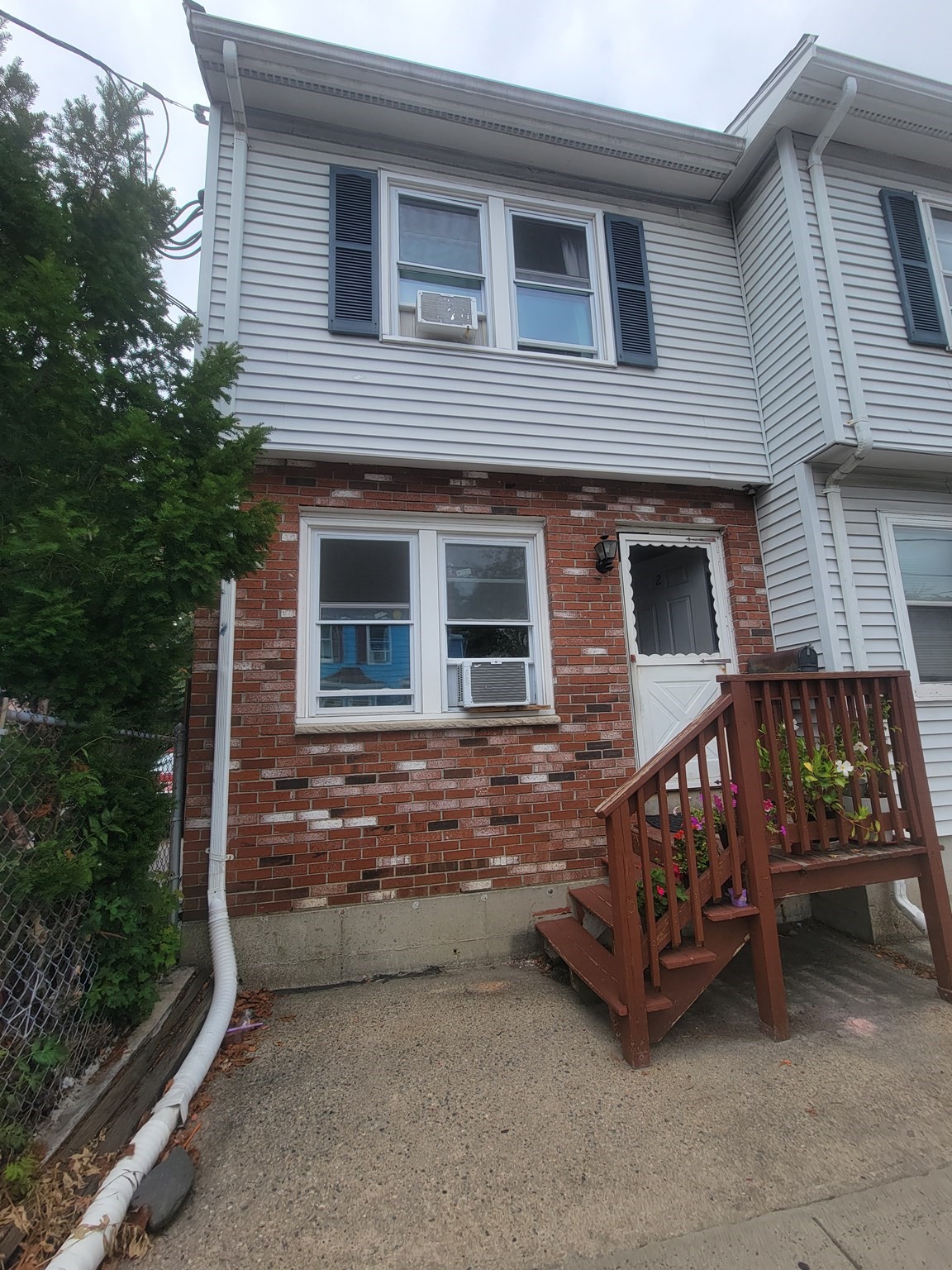 2 Eden St Unit 2, Chelsea, MA 02150