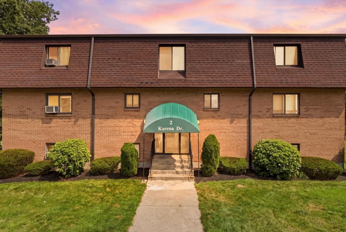 2 Karena Drive Unit 12, Taunton, MA 02780