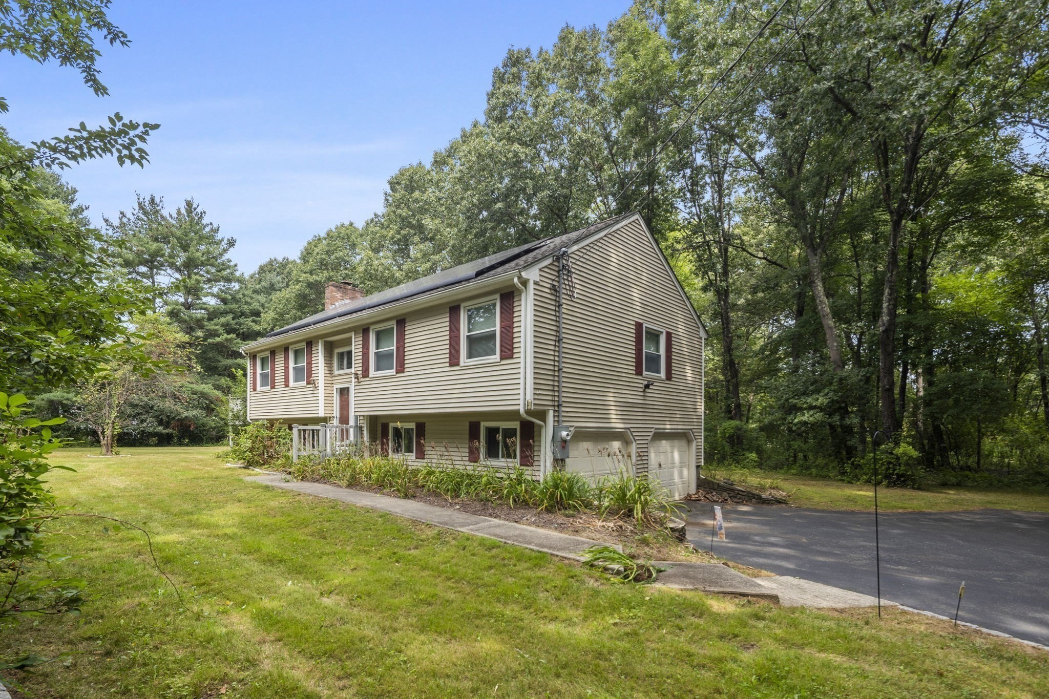 55 Overlook Dr W, Framingham, MA 01701