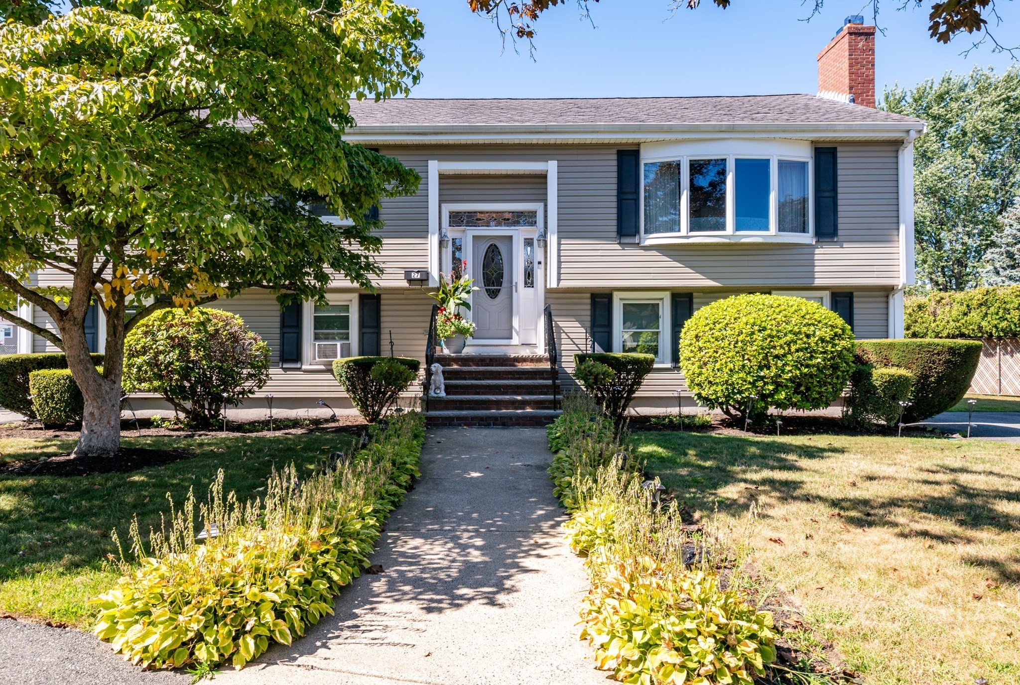 27 Carr Rd, Saugus, MA 01906