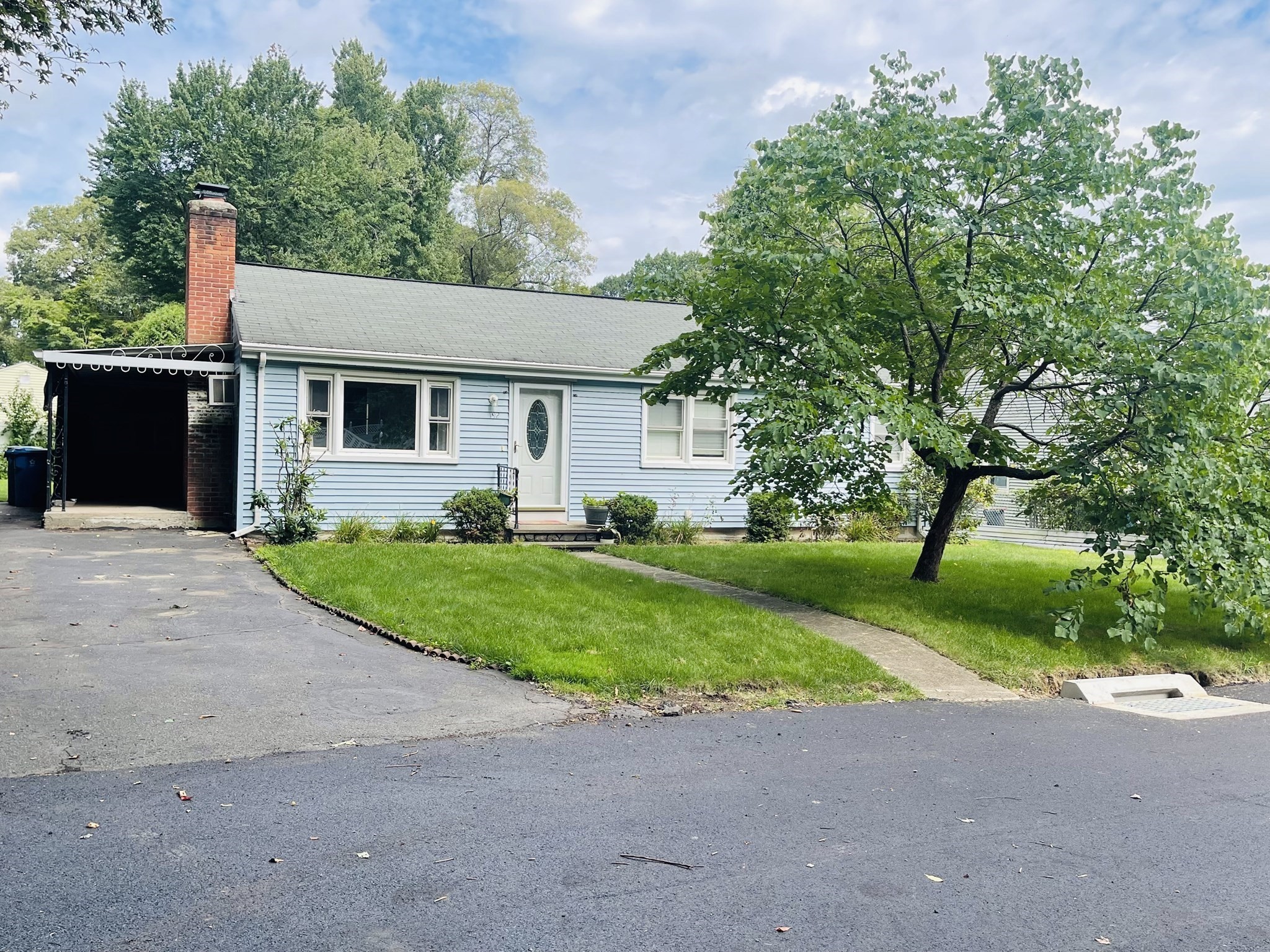 192 Grandview Ave, West Springfield, MA 01089