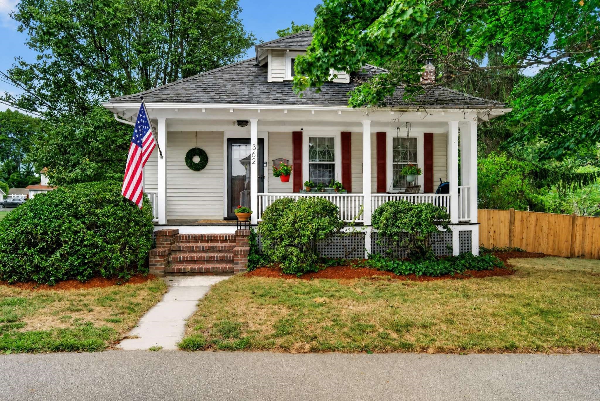 362 Mount Vernon St, Dedham, MA 02026