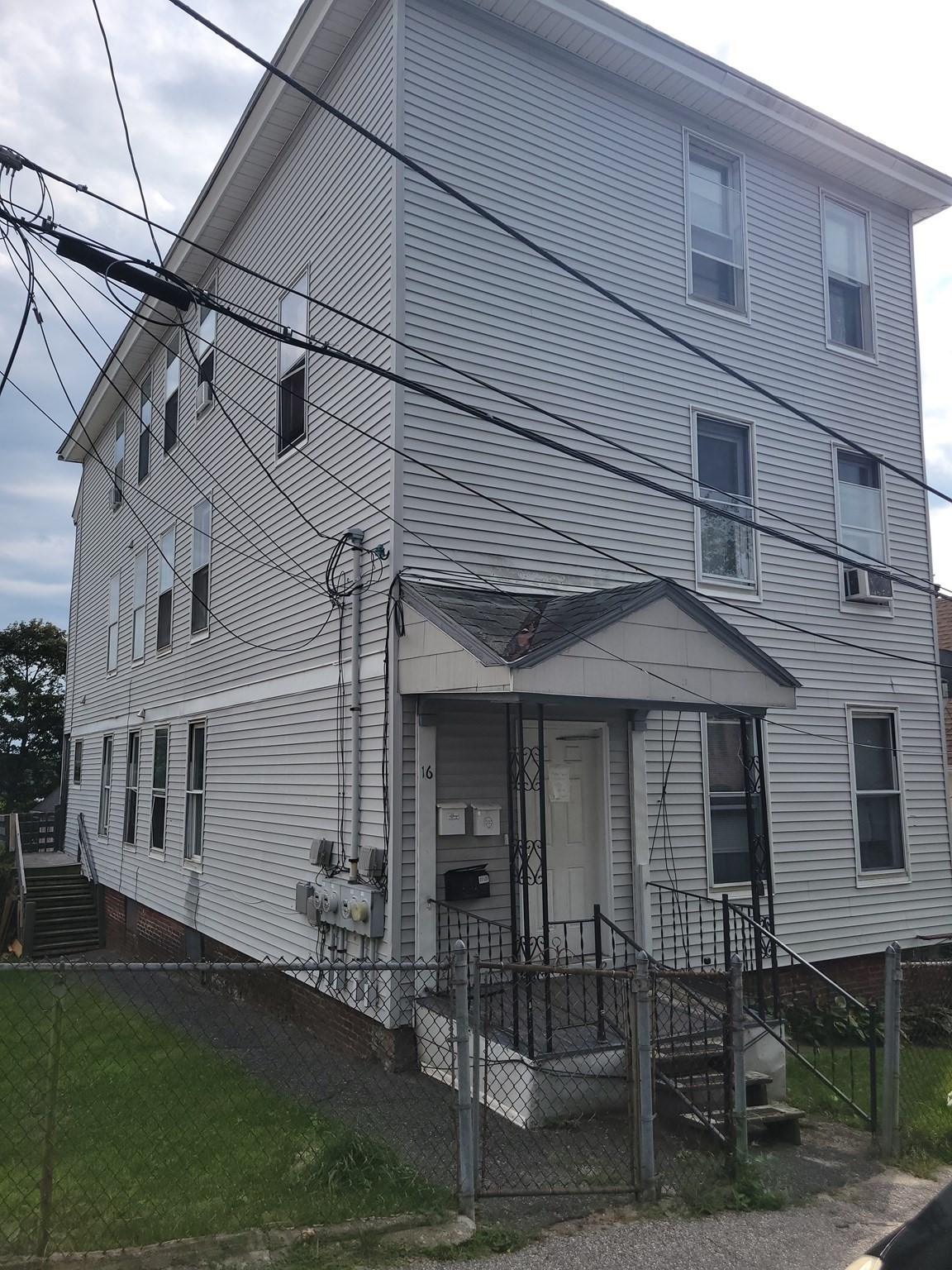 16 Reservoir St, Worcester, MA 01605