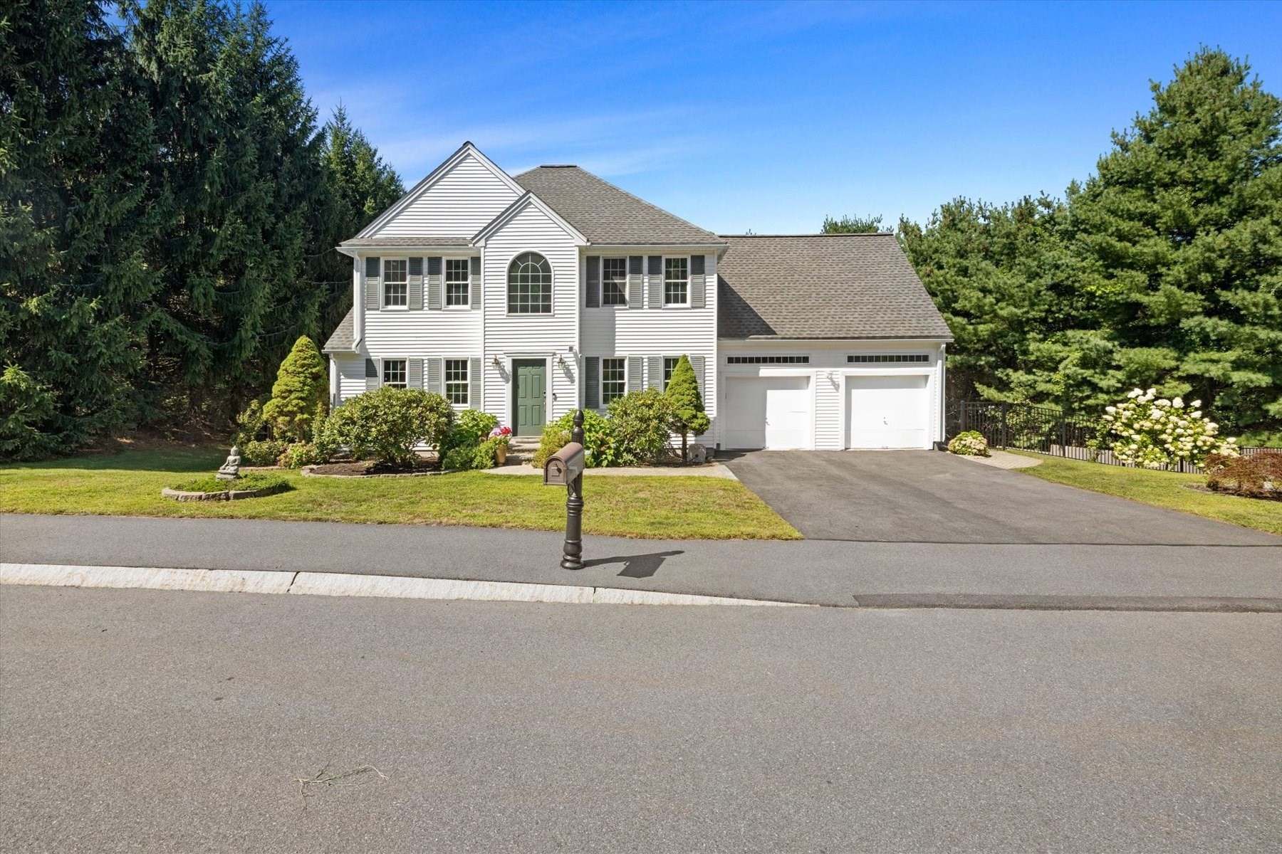 38 Bellows Cir, Marlborough, MA 01752