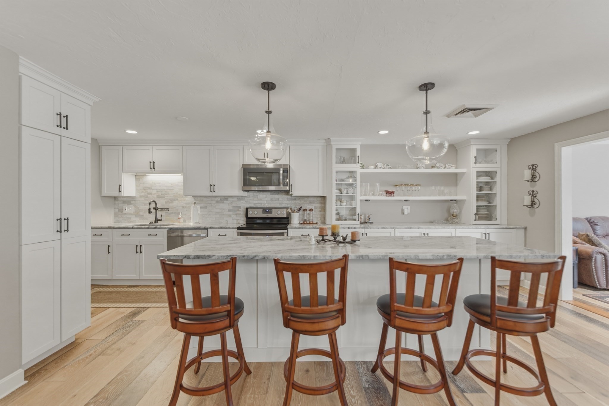402 Ridgefield Cir Unit D, Clinton, MA 01510