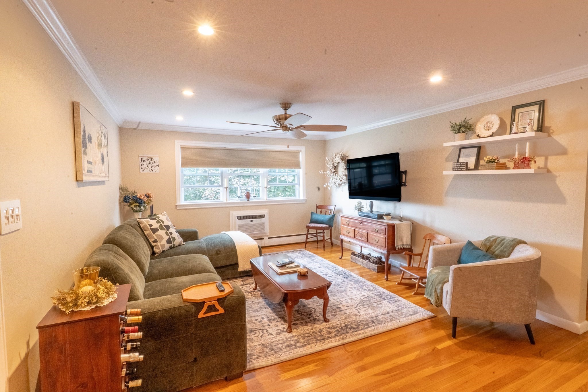 4 Nixon Ln Unit 5, Stoneham, MA 02155