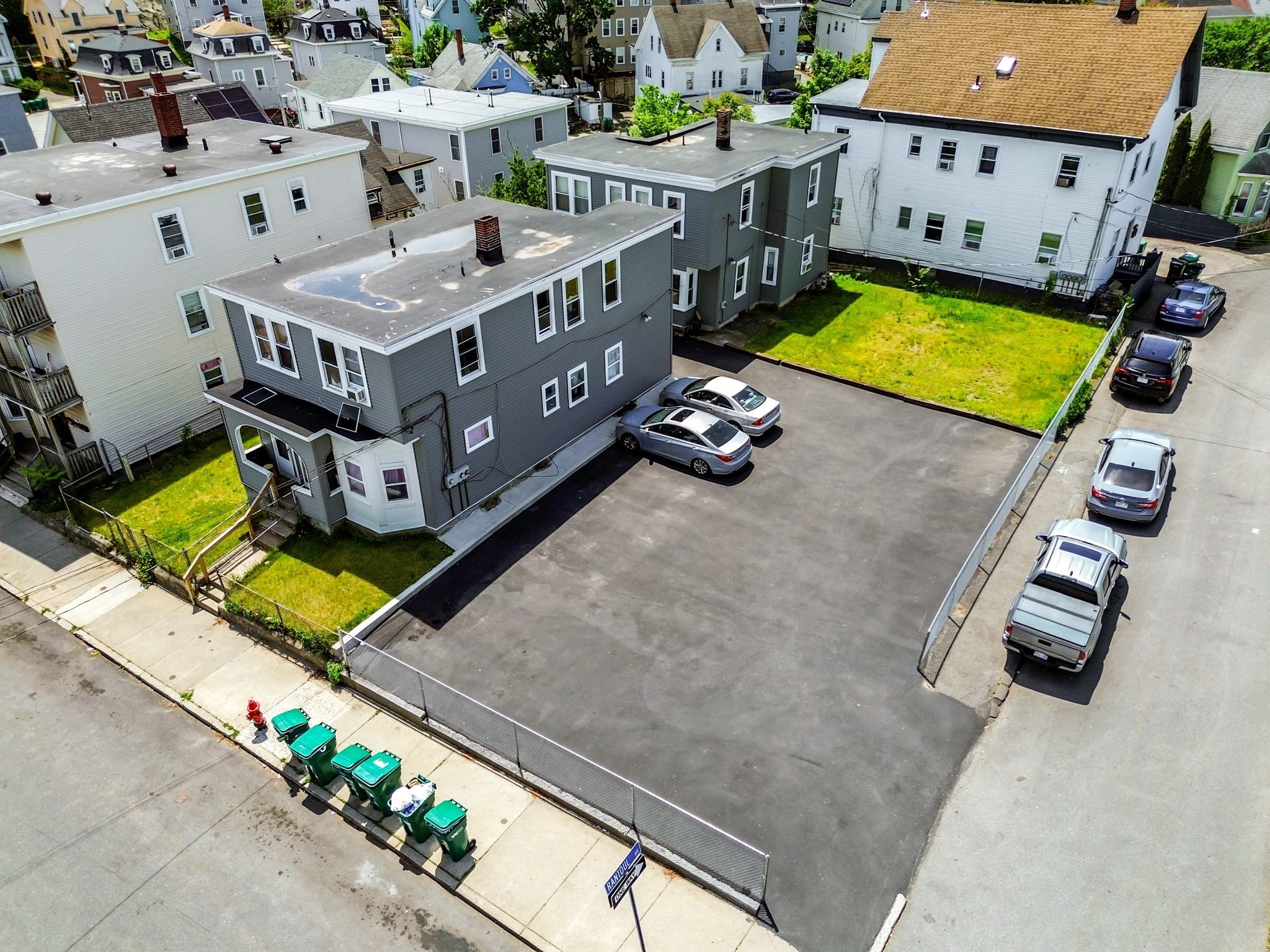 17 Acorn St, Lynn, MA 01902