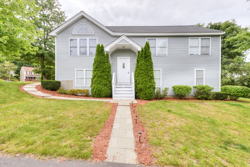 4 Matteo St, Worcester, MA 01606