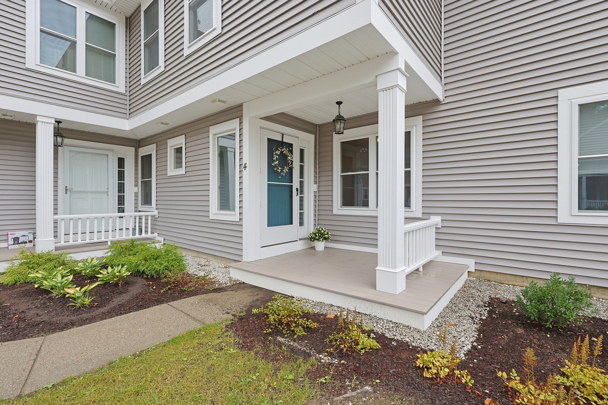 4 Oak Ct Unit 4, Rockland, MA 02370