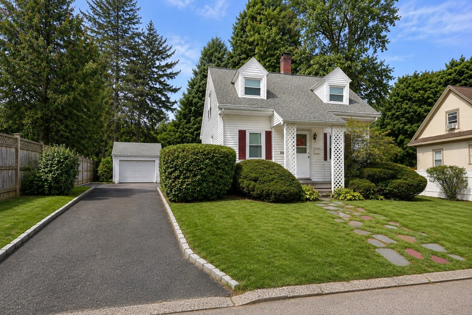 425 Prospect St, Norwood, MA 02062
