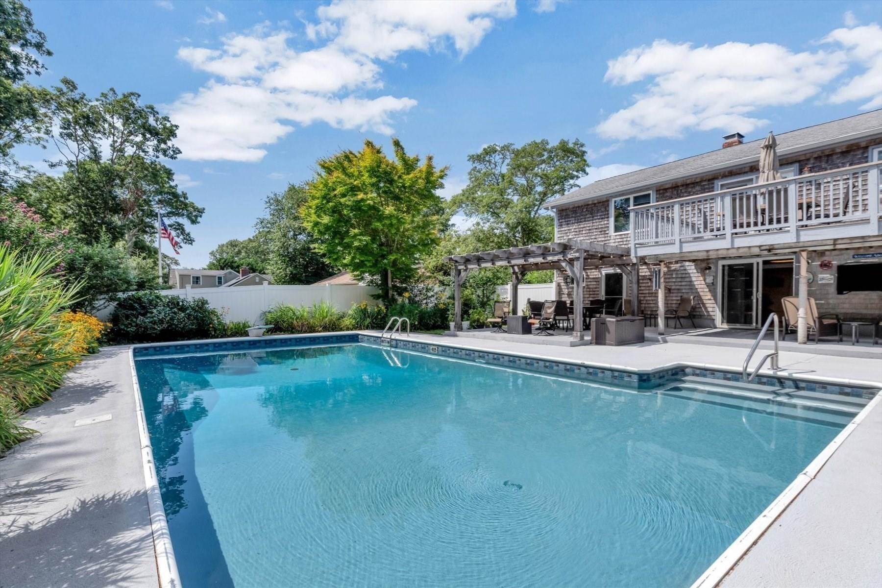 66 Sheaffer Rd, Barnstable, MA 02632