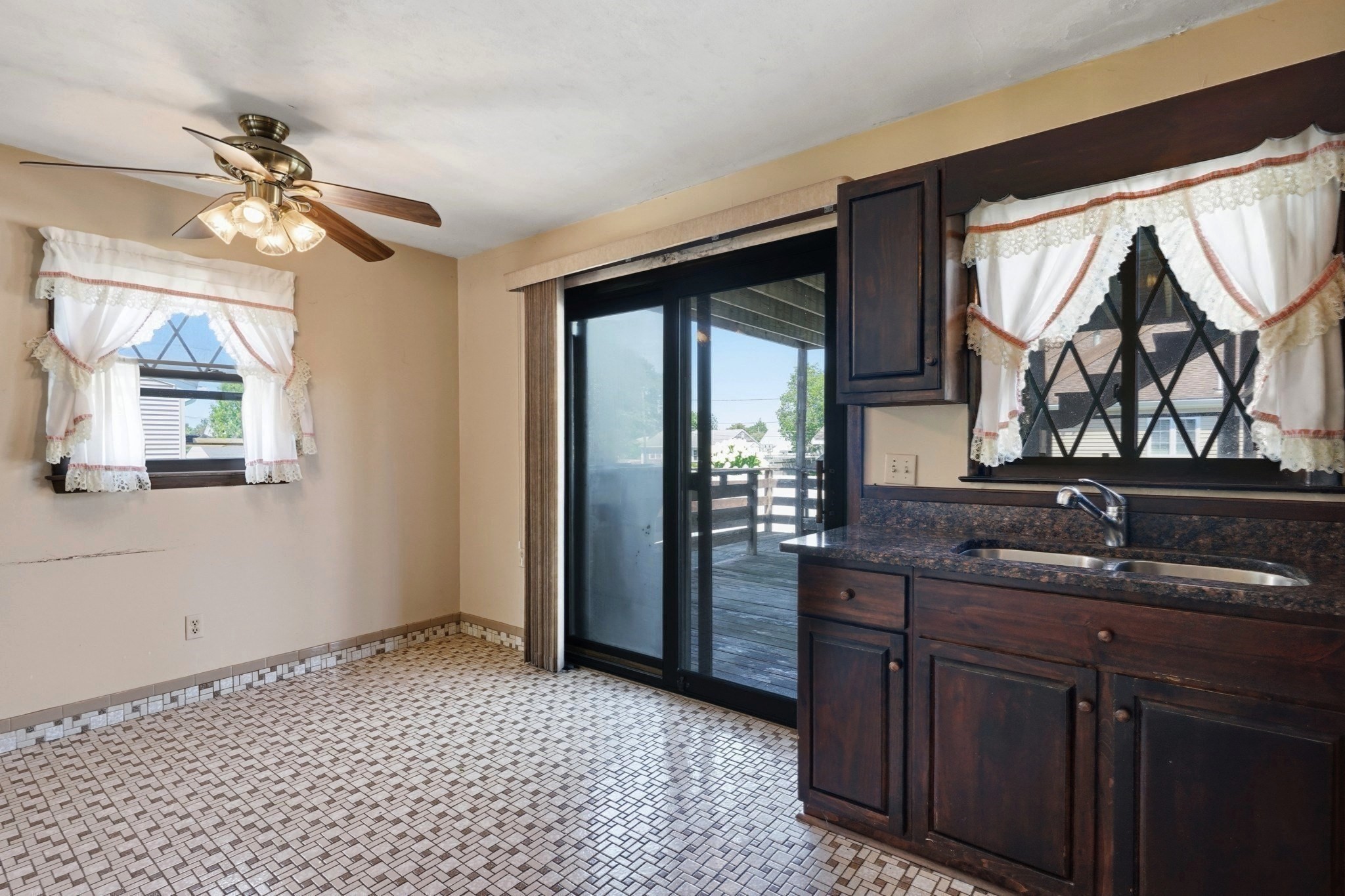21 Webster St, Dartmouth, MA 02748 - Image 12