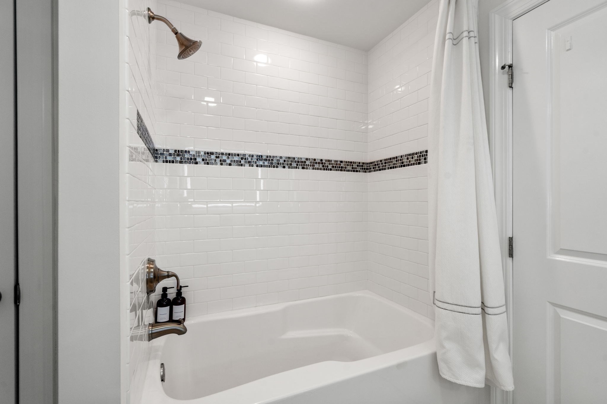 10 Gale St Unit 1, Waltham, MA 02453 - Image 29