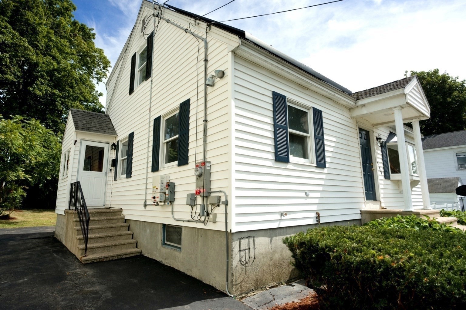 117 Lexington Ave, Lowell, MA 01854 - Image 2