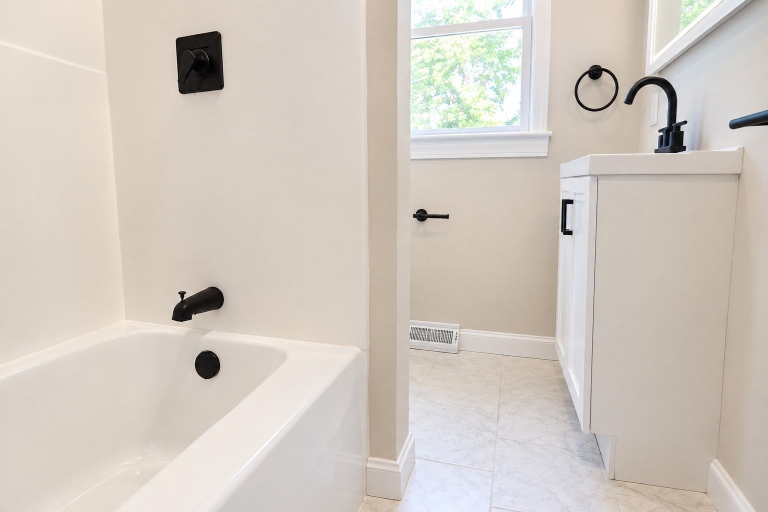 117 Lexington Ave, Lowell, MA 01854 - Image 12