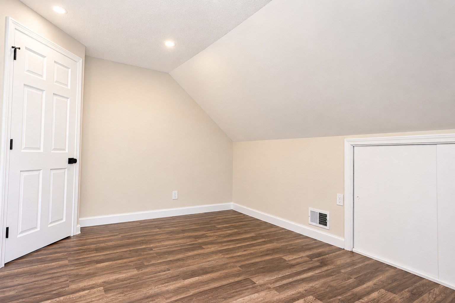 117 Lexington Ave, Lowell, MA 01854 - Image 15