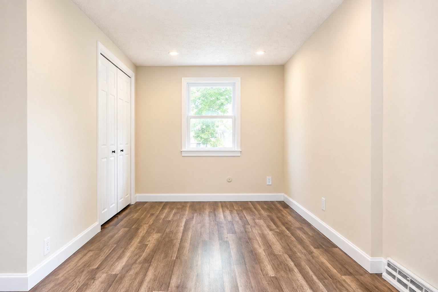 117 Lexington Ave, Lowell, MA 01854 - Image 19