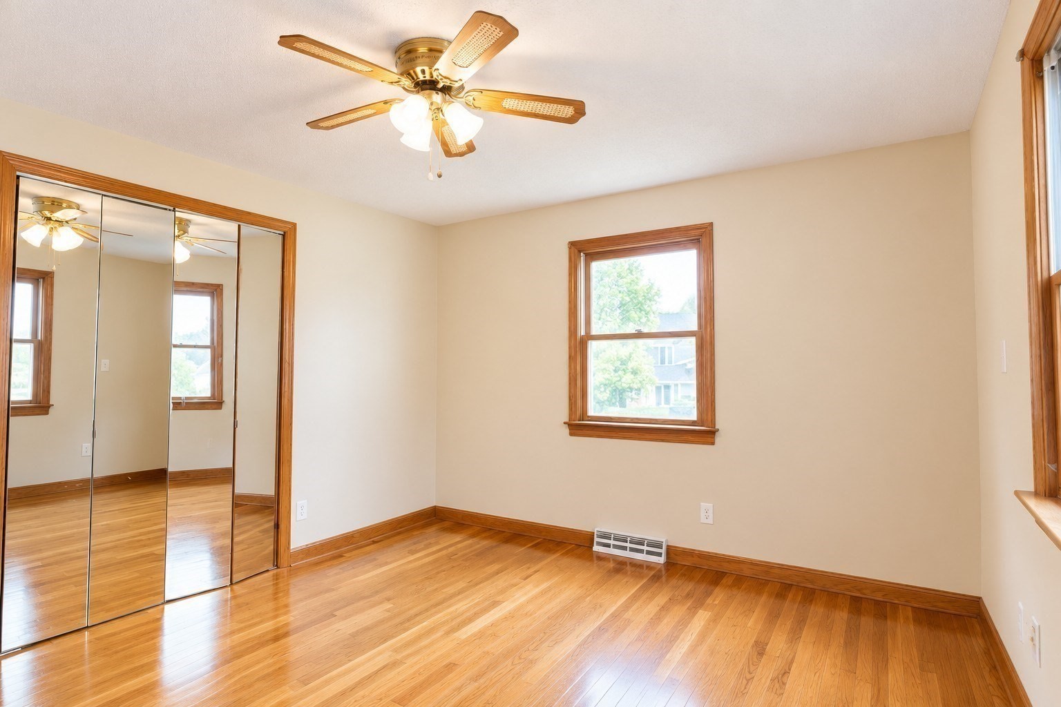 117 Lexington Ave, Lowell, MA 01854 - Image 8