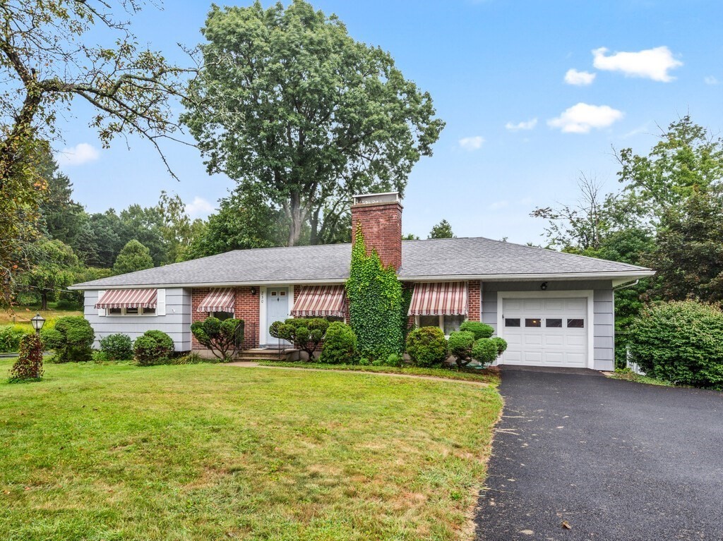 230 Brattle St, Holden, MA 01520