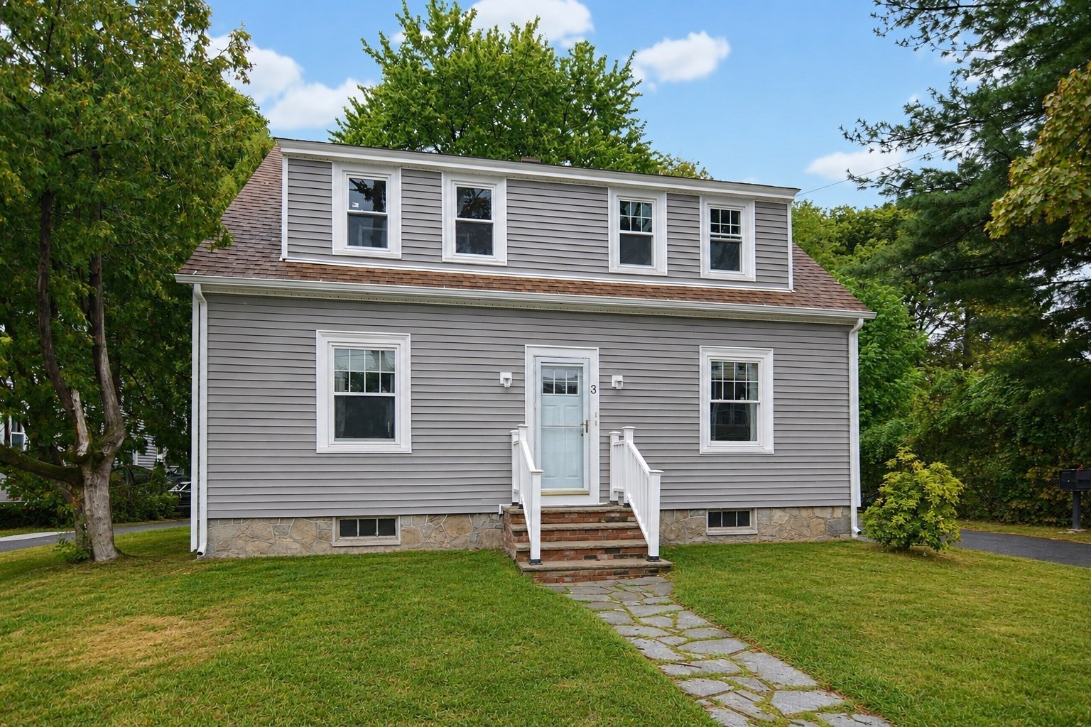 3 Oakwood Ave, Lawrence, MA 01841