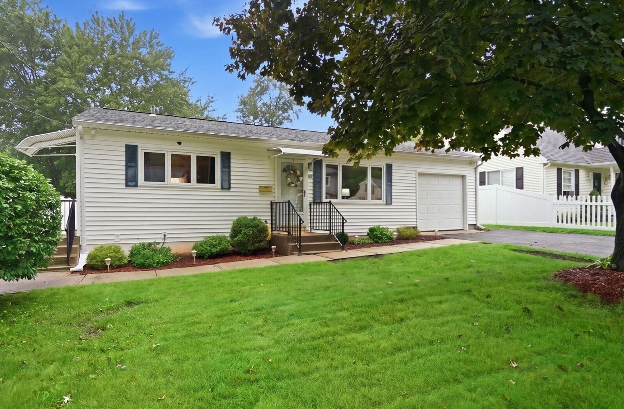 161 Wolcott Ave, West Springfield, MA 01089